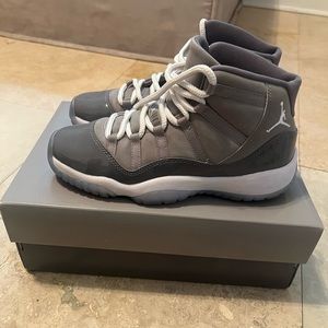 Air Jordan 11 Retro 6.5Y Medium Grey
